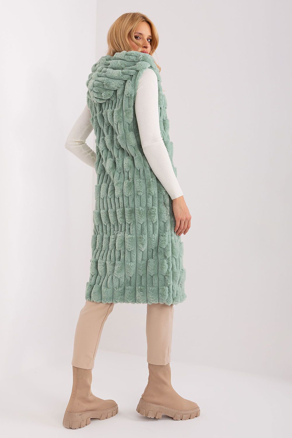 Oppdag vårt utvalg av stilfulle Brun 2 Vest - AT til dame i ulike størrelser og kvalitetsmaterialer – perfekte til jobb; fritid og alle dager. Rask levering og gode priser hos MS Stylehaven. se mer!