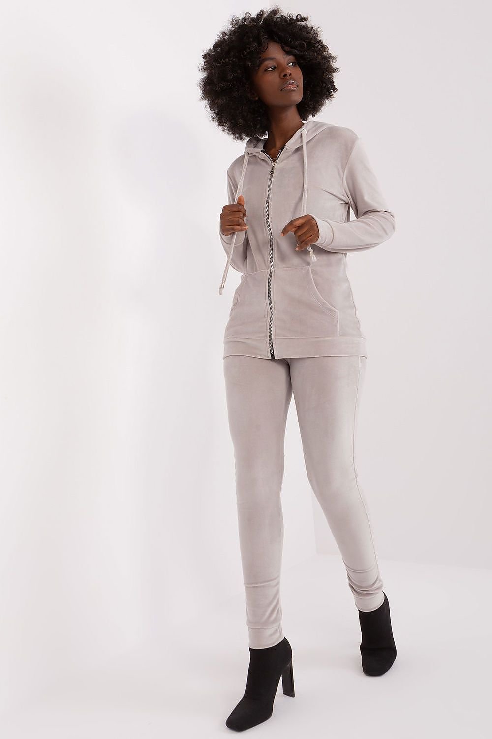 Sett - Relevance til dame fra MS StyleHaven, laget av Viskose, farge beige 2, størrelse S, med 45720 ermer, perfekt til casual; dress