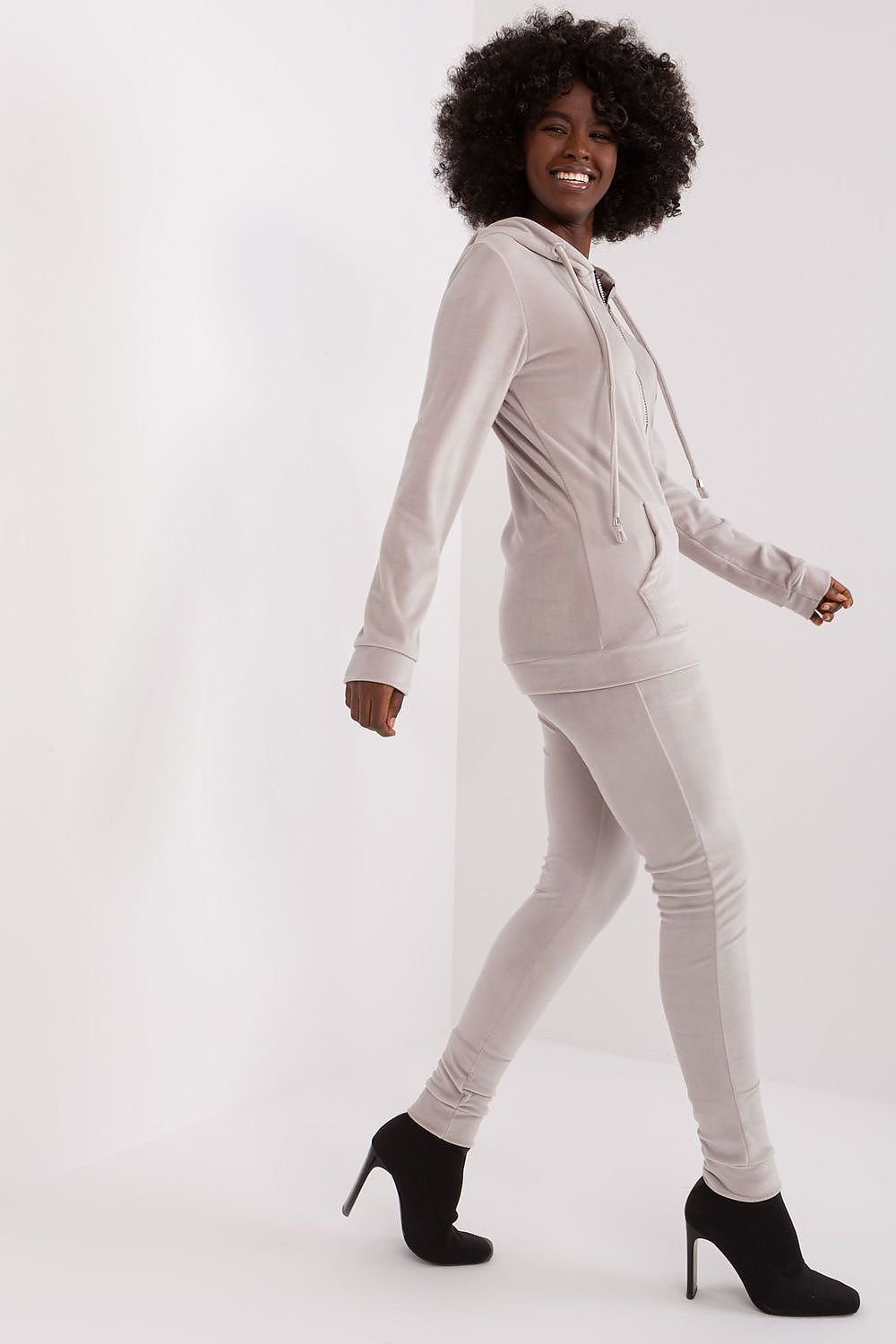 Sett - Relevance til dame fra MS StyleHaven, laget av Viskose, farge beige 2, størrelse S, med 45720 ermer, perfekt til casual; dress