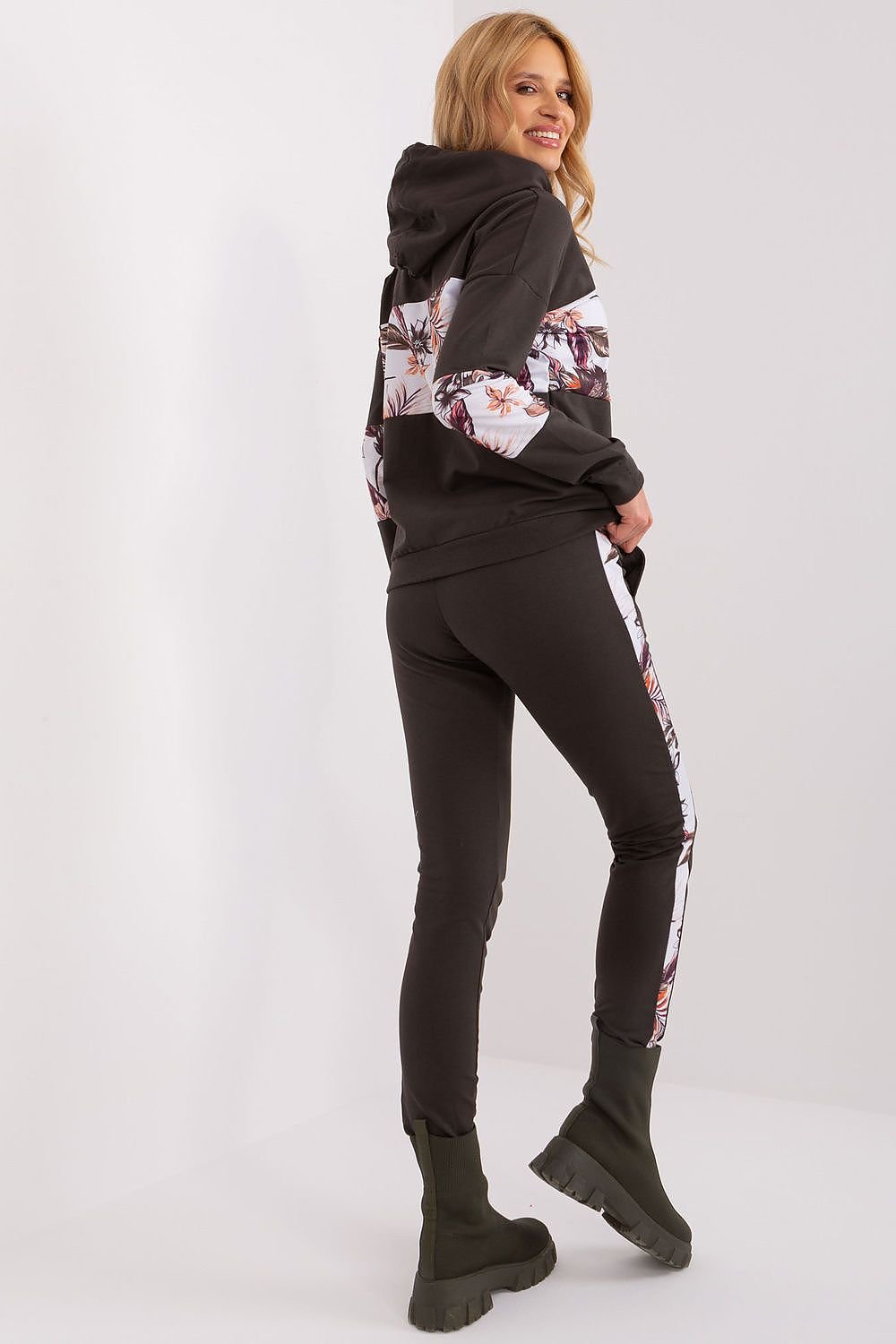 Sett - Relevance til dame fra MS StyleHaven, laget av Bomull, farge Svart, størrelse S/M, med sleeveless; 3-4 ermer, perfekt til casual; dress