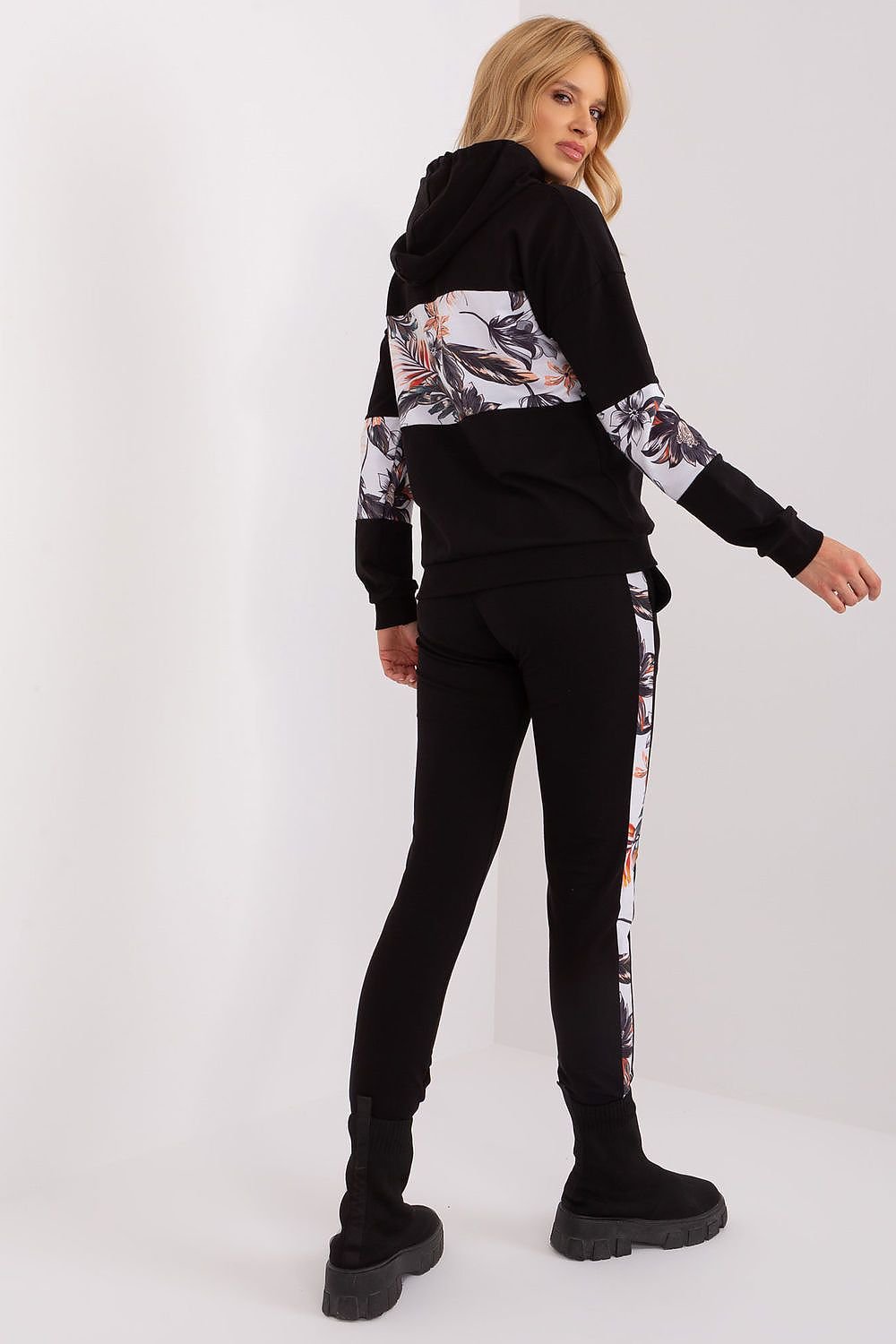 Sett - Relevance til dame fra MS StyleHaven, laget av Bomull, farge beige, størrelse S/M, med sleeveless; 3-4 ermer, perfekt til casual; dress