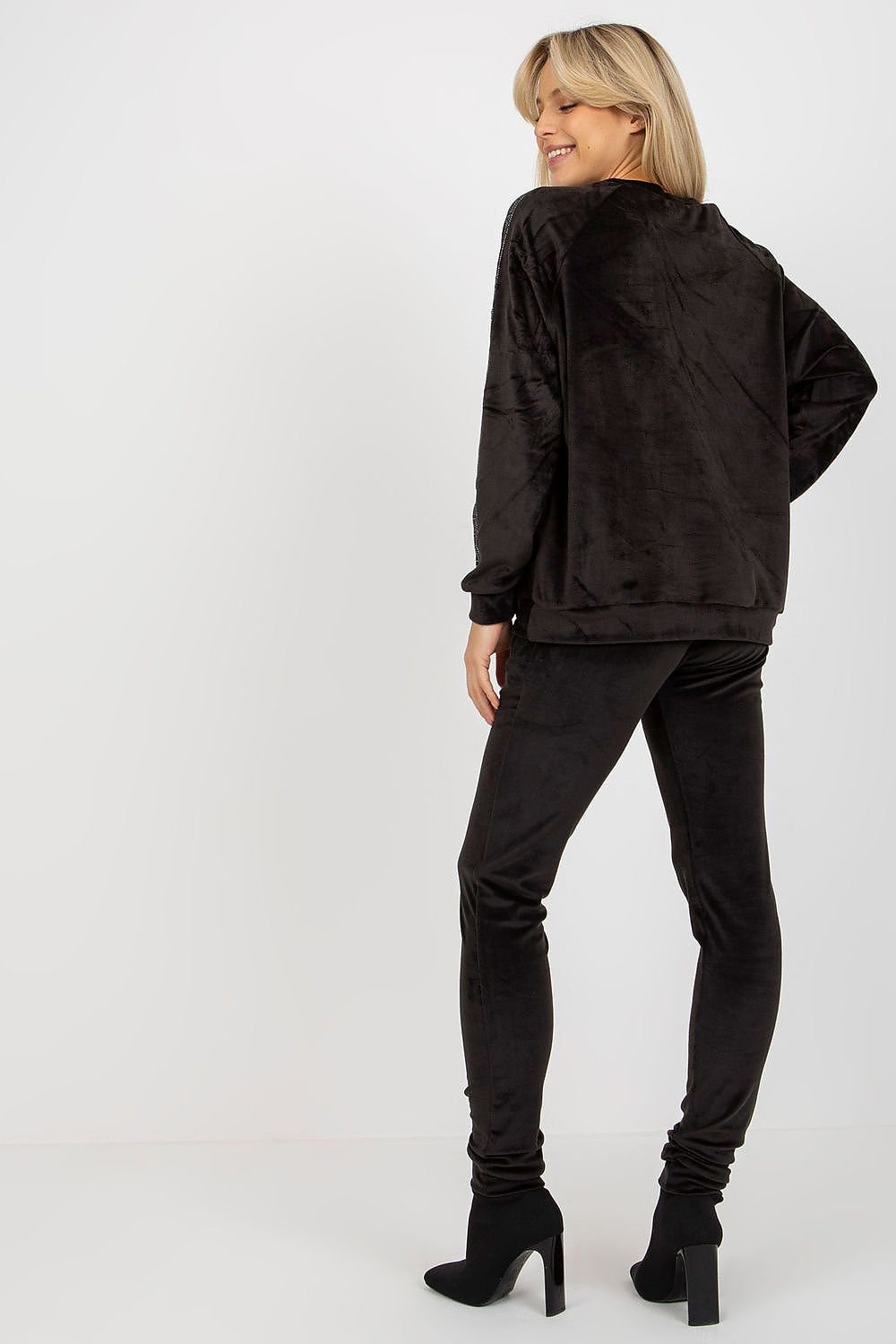 Sett - Relevance til dame fra MS StyleHaven, laget av Viskose, farge Brun, størrelse S/M, med 45720 ermer, perfekt til casual; dress