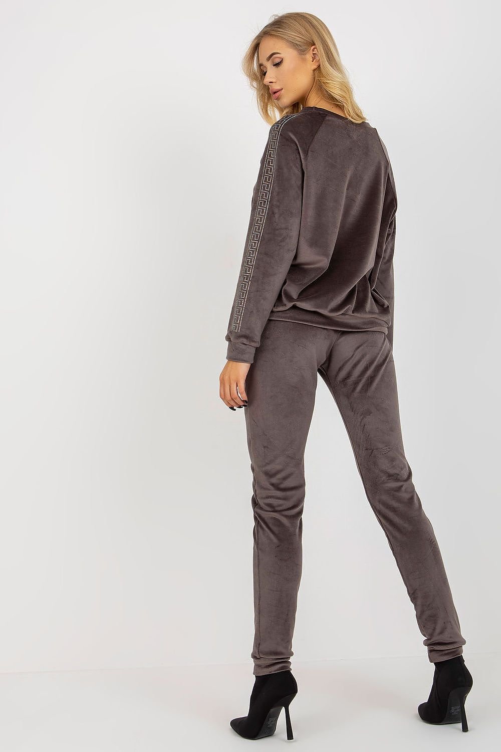 Sett - Relevance til dame fra MS StyleHaven, laget av Viskose, farge Brun, størrelse S/M, med 45720 ermer, perfekt til casual; dress