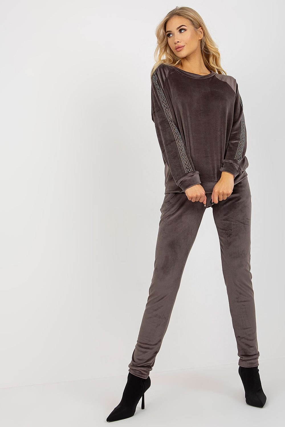 Sett - Relevance til dame fra MS StyleHaven, laget av Viskose, farge Brun, størrelse S/M, med 45720 ermer, perfekt til casual; dress