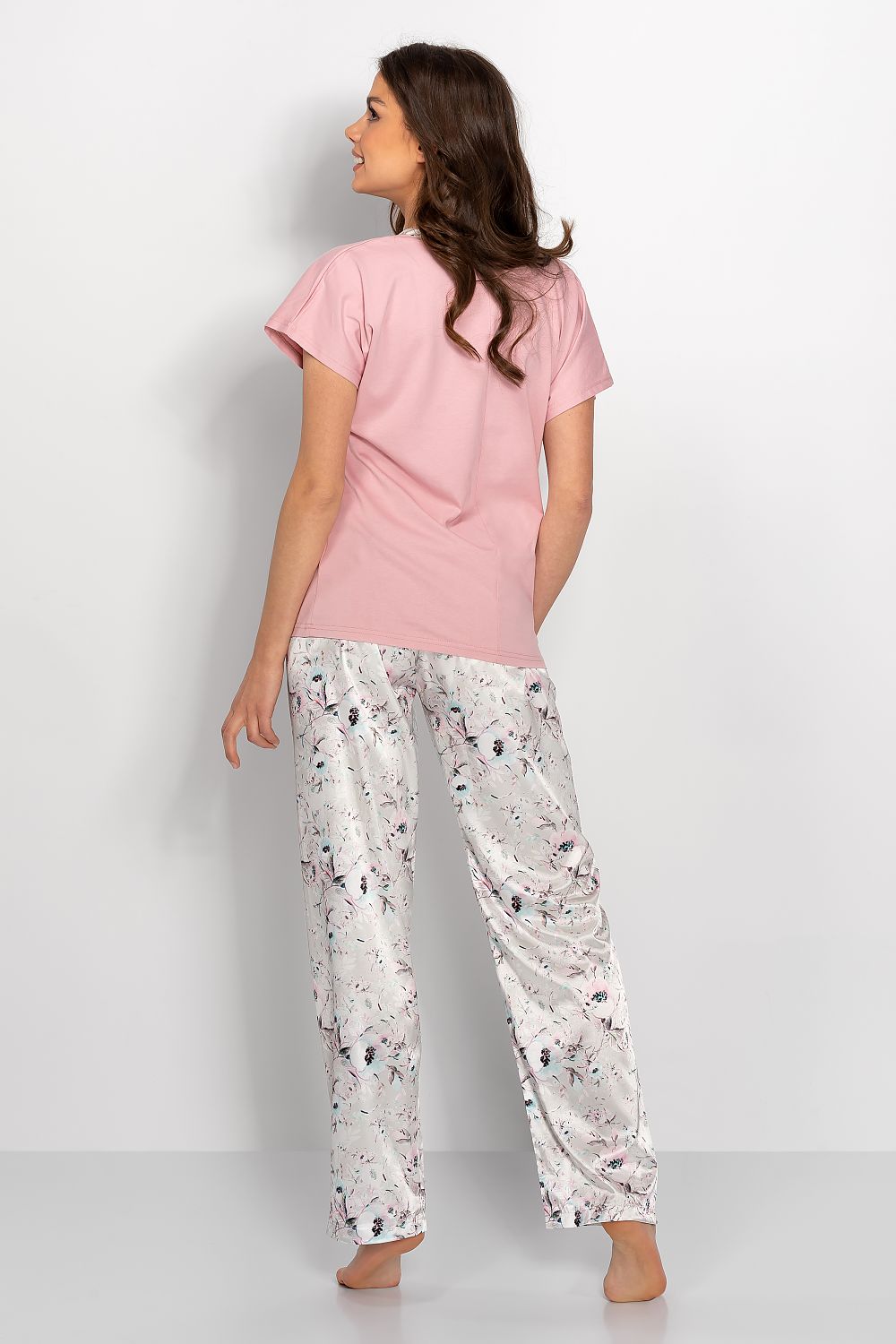 Pyjamas Momenti Per Me til dame fra MS StyleHaven, laget av Bomull; polyester; Sateng, farge Rosa, størrelse M, med long ermer, perfekt til casual; dress