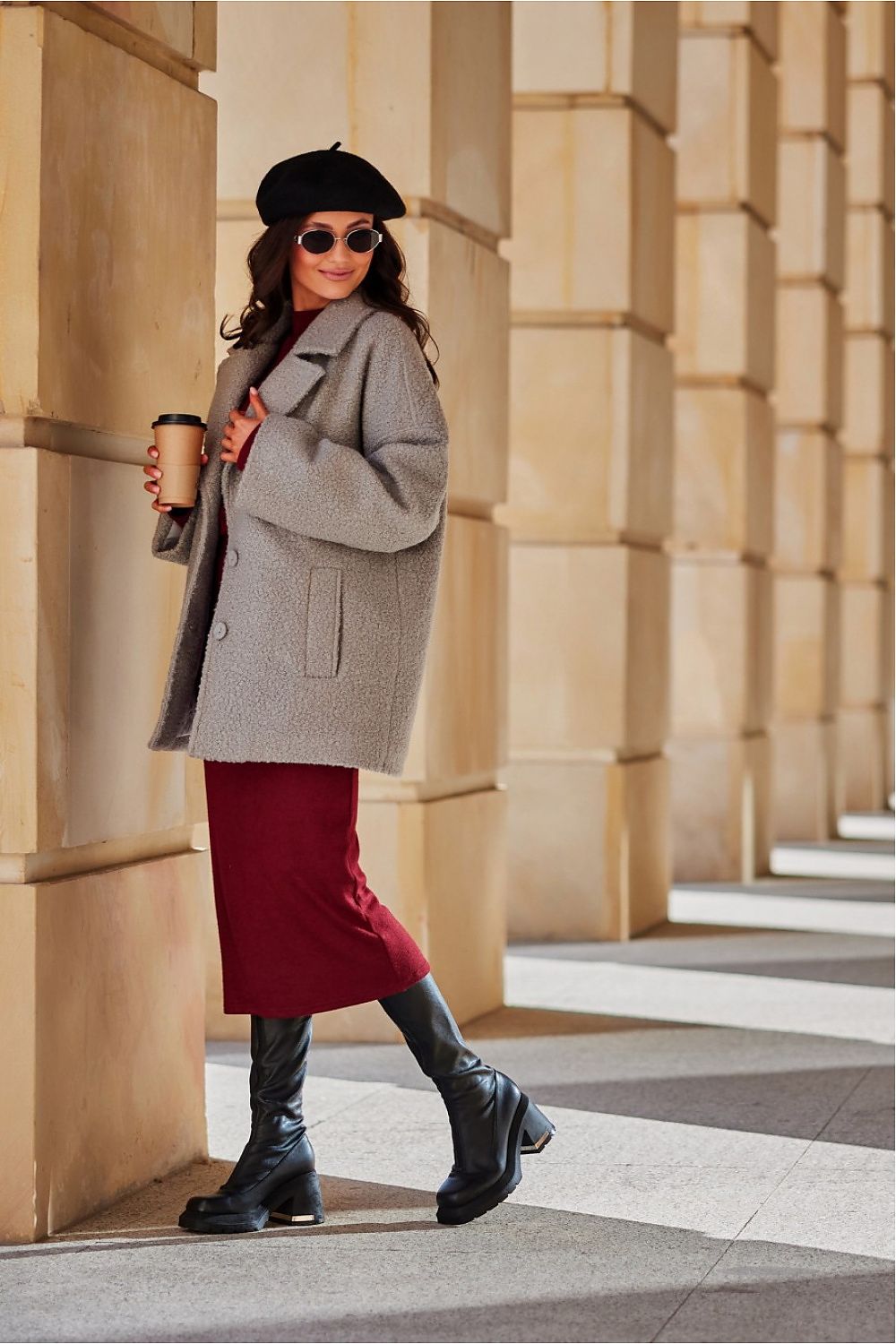 Oppdag vårt utvalg av stilfulle Grå Jakke Roco Fashion til dame i ulike størrelser og kvalitetsmaterialer – perfekte til jobb; fritid og alle dager. Rask levering og gode priser hos MS Stylehaven. se mer!