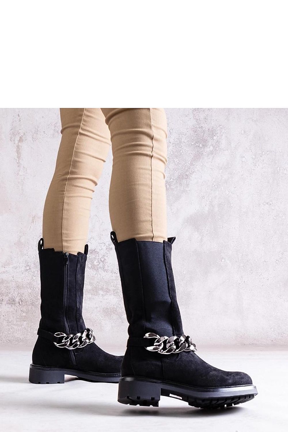 Svarte ankelstøvletter for dame med kjede til dame fra MS StyleHaven, laget av Viskose; polyester; Polyamid, med detaljer i faux-leather; rubber, farge Svart, størrelse 36, med long ermer, hælhøyde high; mid, skostørrelse 41; 40; 39; 38; 37; 36, perfekt til casual; dress