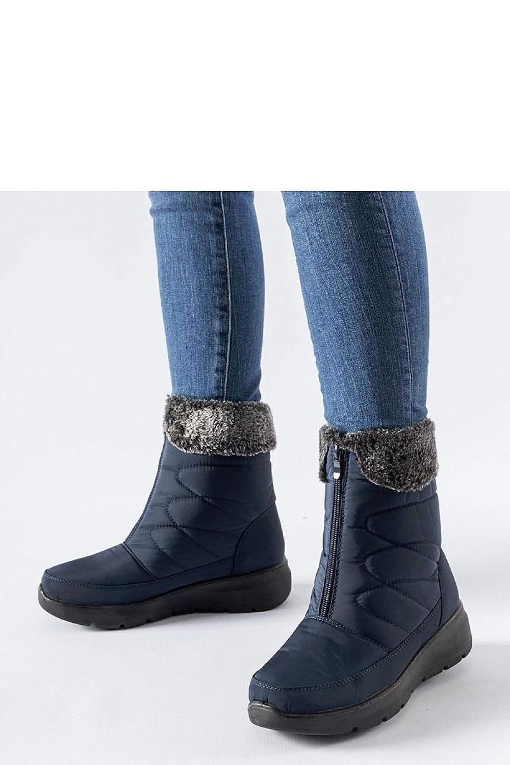 Marineblå snøstøvler på Brownton Wedge til dame fra MS StyleHaven, laget av Viskose; polyester; Polyamid, med detaljer i rubber; synthetic, farge Blå, størrelse 37, med long ermer, hælhøyde low; mid, skostørrelse 41; 40; 39; 38; 37; 42, perfekt til casual; dress