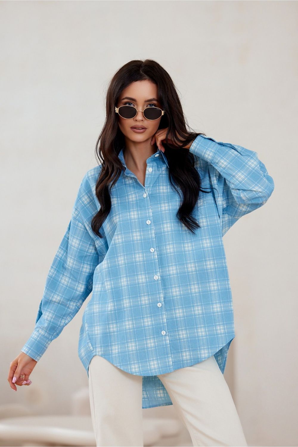 Oversized bomullsskjorte fra Roco Fashion fra MS StyleHaven, størrelse S/M, med long, bukselengde long, kjolelengde maxi, kjolestil sheath