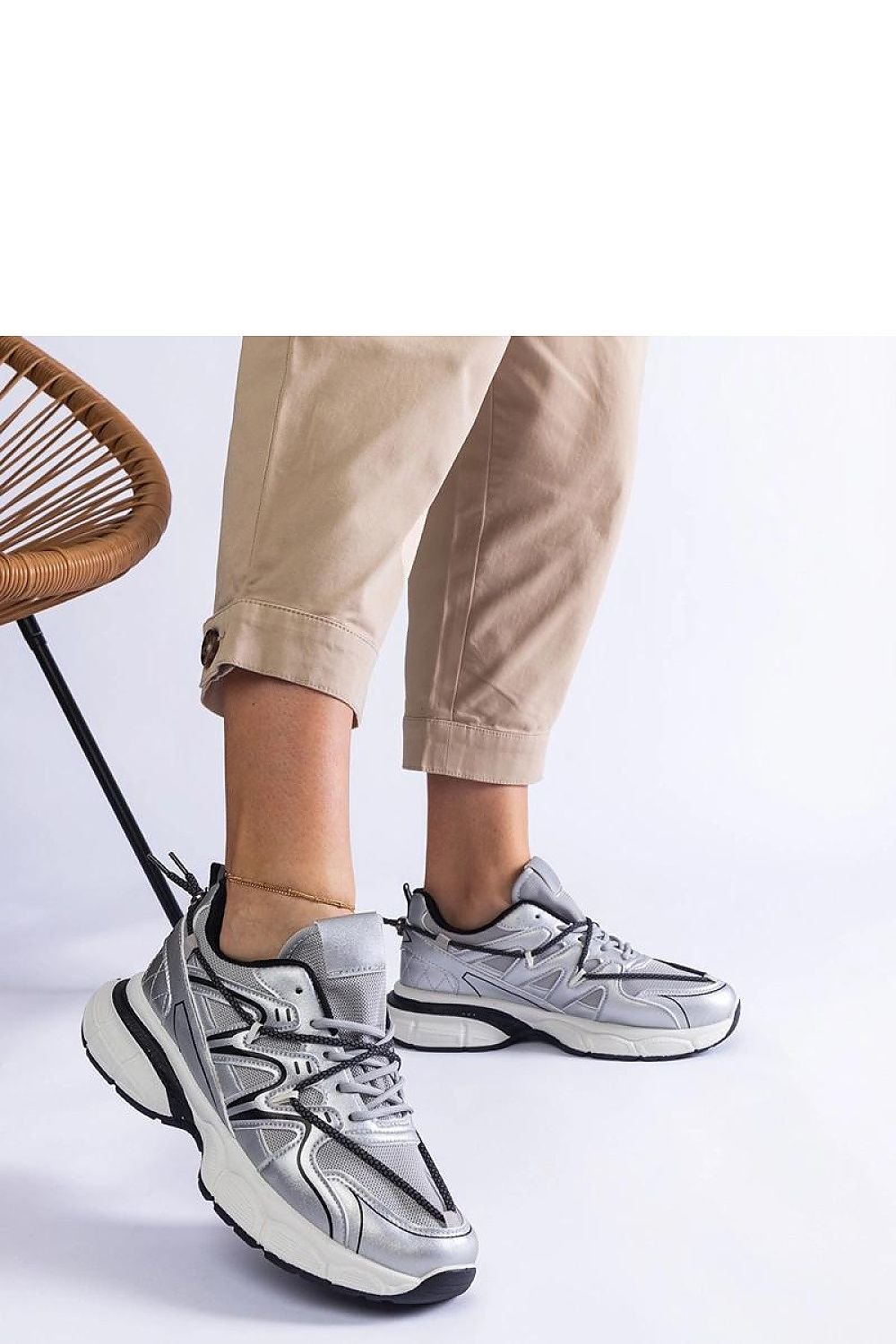 Colunga Hurtado Sølv Joggesko  til dame til dame fra MS StyleHaven, laget av Viskose; polyester; Polyamid, farge Grå, størrelse 37, med long ermer, perfekt til casual