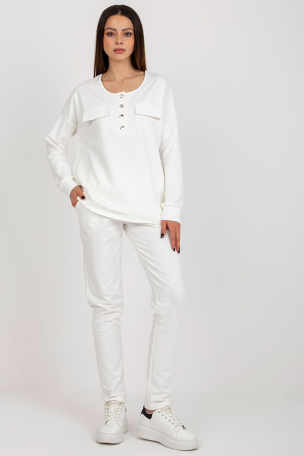 Lakerta moderne Trenings Sett til dame til dame fra MS StyleHaven, laget av Bomull, farge beige, størrelse S/M, med short ermer, perfekt til casual; dress
