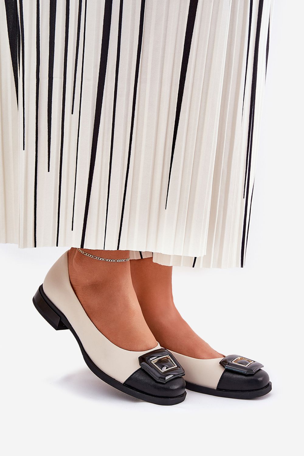 ballerina-sko Step in style til dame fra MS StyleHaven, laget av Bomull; polyester, med detaljer i faux-leather, farge beige, størrelse 36, med 45720 ermer, hælhøyde flat, skostørrelse 36; 37; 38; 39; 40, perfekt til casual; dress