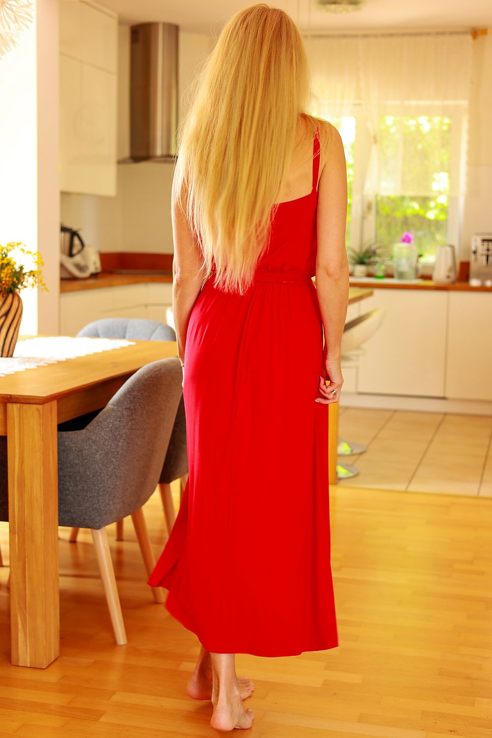 Dagkjole Mirale til dame fra MS StyleHaven, laget av Viskose; Elastan, farge Rød, størrelse s, med spaghetti-strap; sleeveless; long ermer