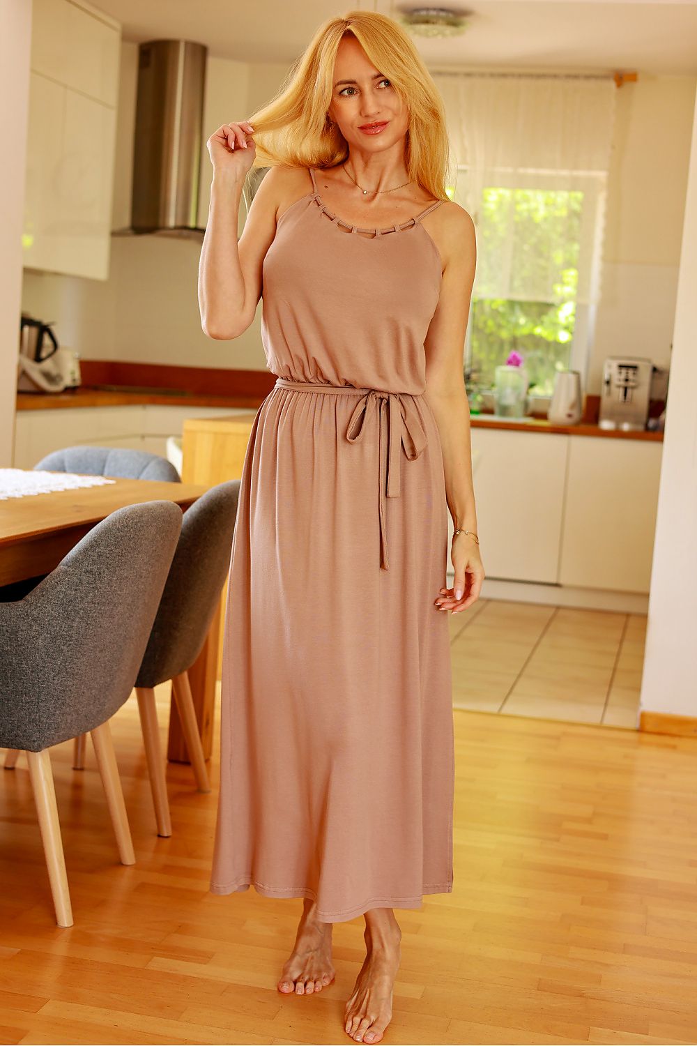 Dagkjole Mirale til dame fra MS StyleHaven, laget av Viskose; Elastan, farge Rød, størrelse L, med spaghetti-strap; sleeveless; long ermer