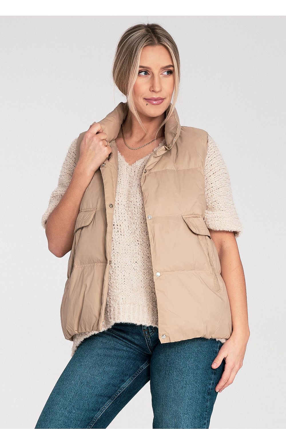 Oppdag vårt utvalg av stilfulle Beige Vest - Figl til dame i ulike størrelser og kvalitetsmaterialer – perfekte til jobb; fritid og alle dager. Rask levering og gode priser hos MS Stylehaven. se mer!