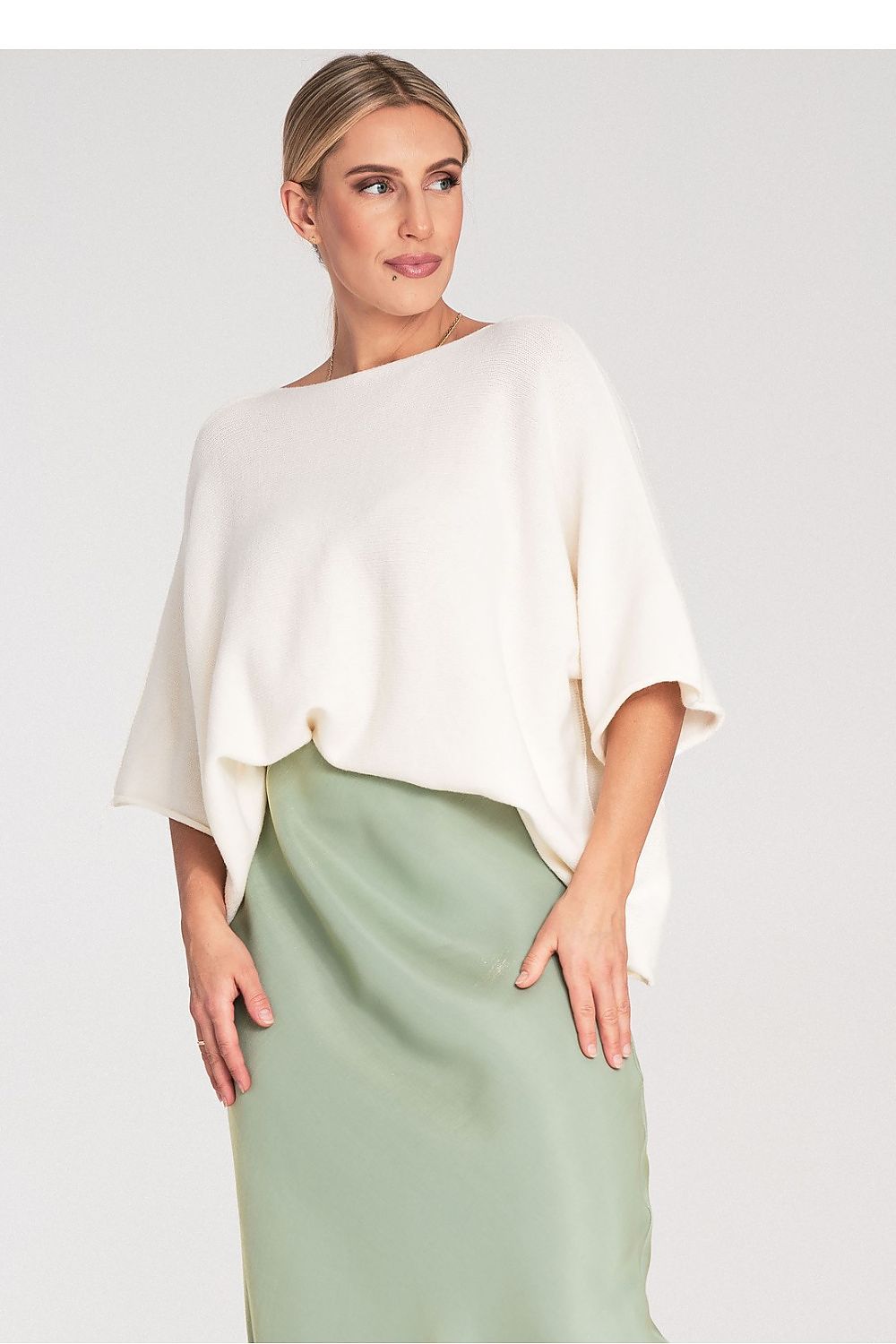 Oppdag vårt utvalg av stilfulle  Flaggermusstil bluse - Figl til dame i ulike størrelser og kvalitetsmaterialer – perfekte til jobb; fritid og alle dager. Rask levering og gode priser hos MS Stylehaven. se mer!