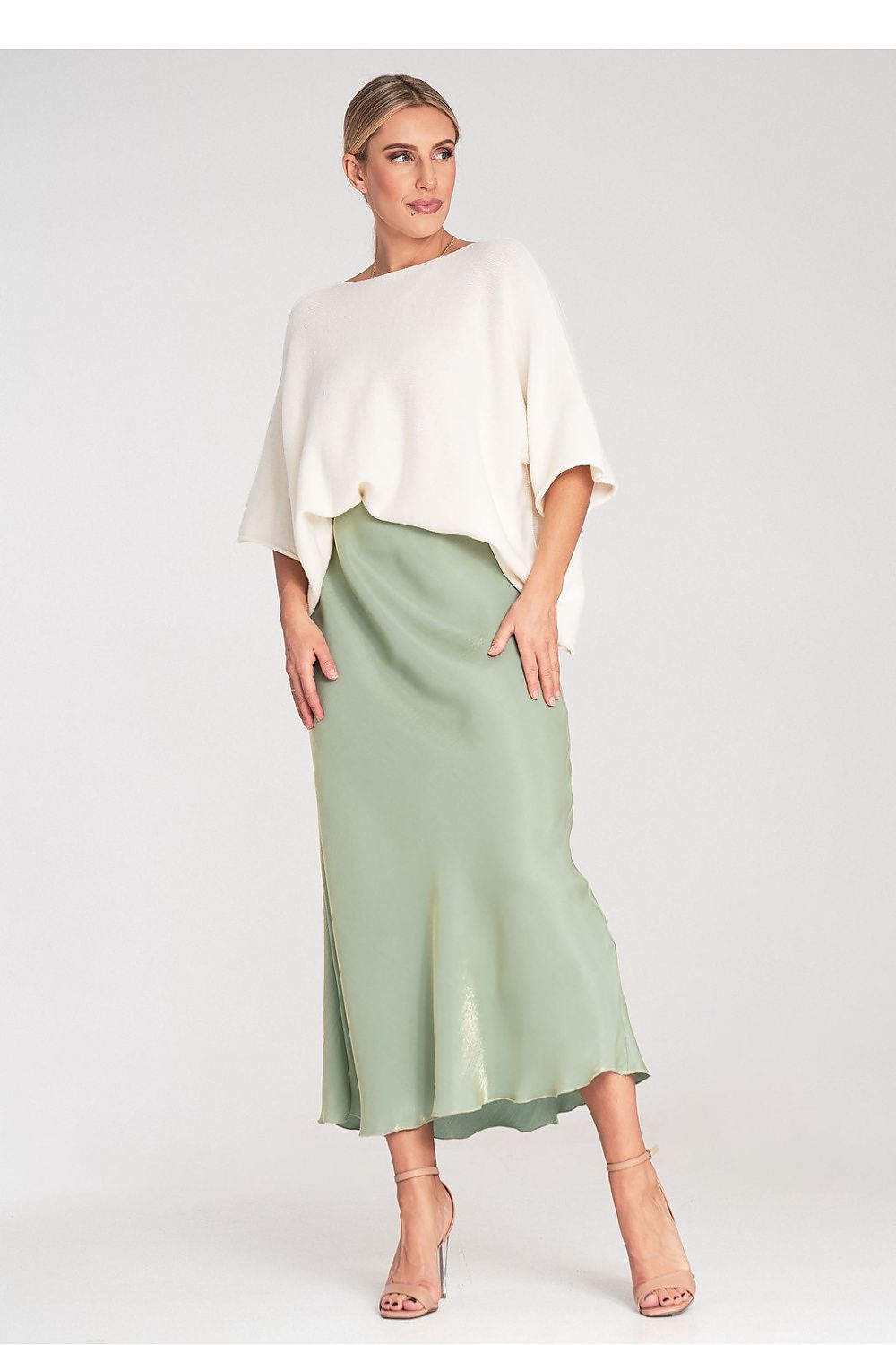 Oppdag vårt utvalg av stilfulle  Flaggermusstil bluse - Figl til dame i ulike størrelser og kvalitetsmaterialer – perfekte til jobb; fritid og alle dager. Rask levering og gode priser hos MS Stylehaven. se mer!