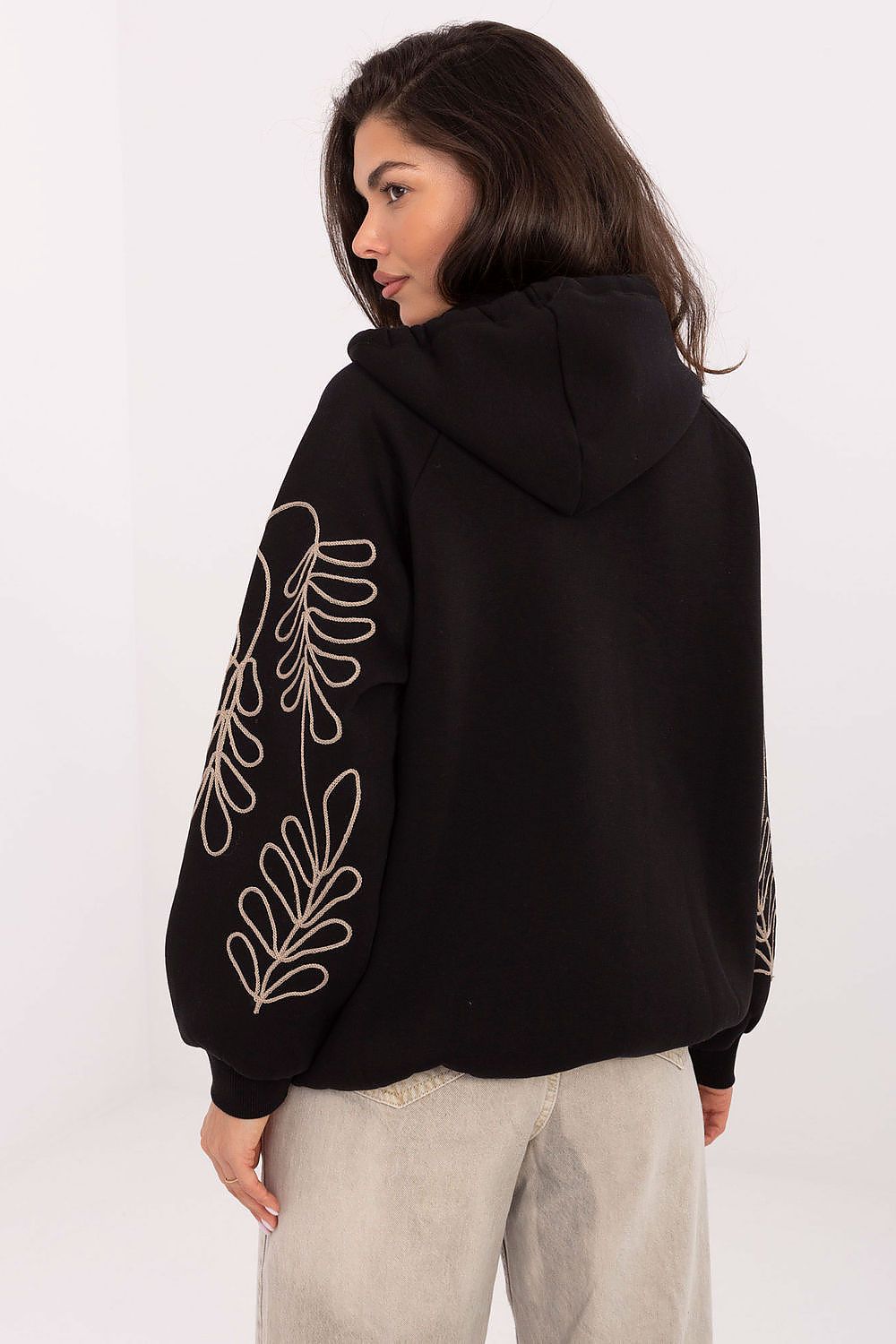 Oppdag vårt utvalg av stilfulle Hvit Genser - Relevans til dame i ulike størrelser og kvalitetsmaterialer – perfekte til jobb; fritid og alle dager. Rask levering og gode priser hos MS Stylehaven. se mer!