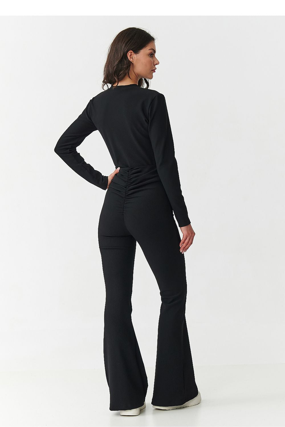 Oppdag vårt utvalg av stilfulle Svart Sett Makadamia til dame i ulike størrelser og kvalitetsmaterialer – perfekte til jobb; fritid og alle dager. Rask levering og gode priser hos MS Stylehaven. se mer!