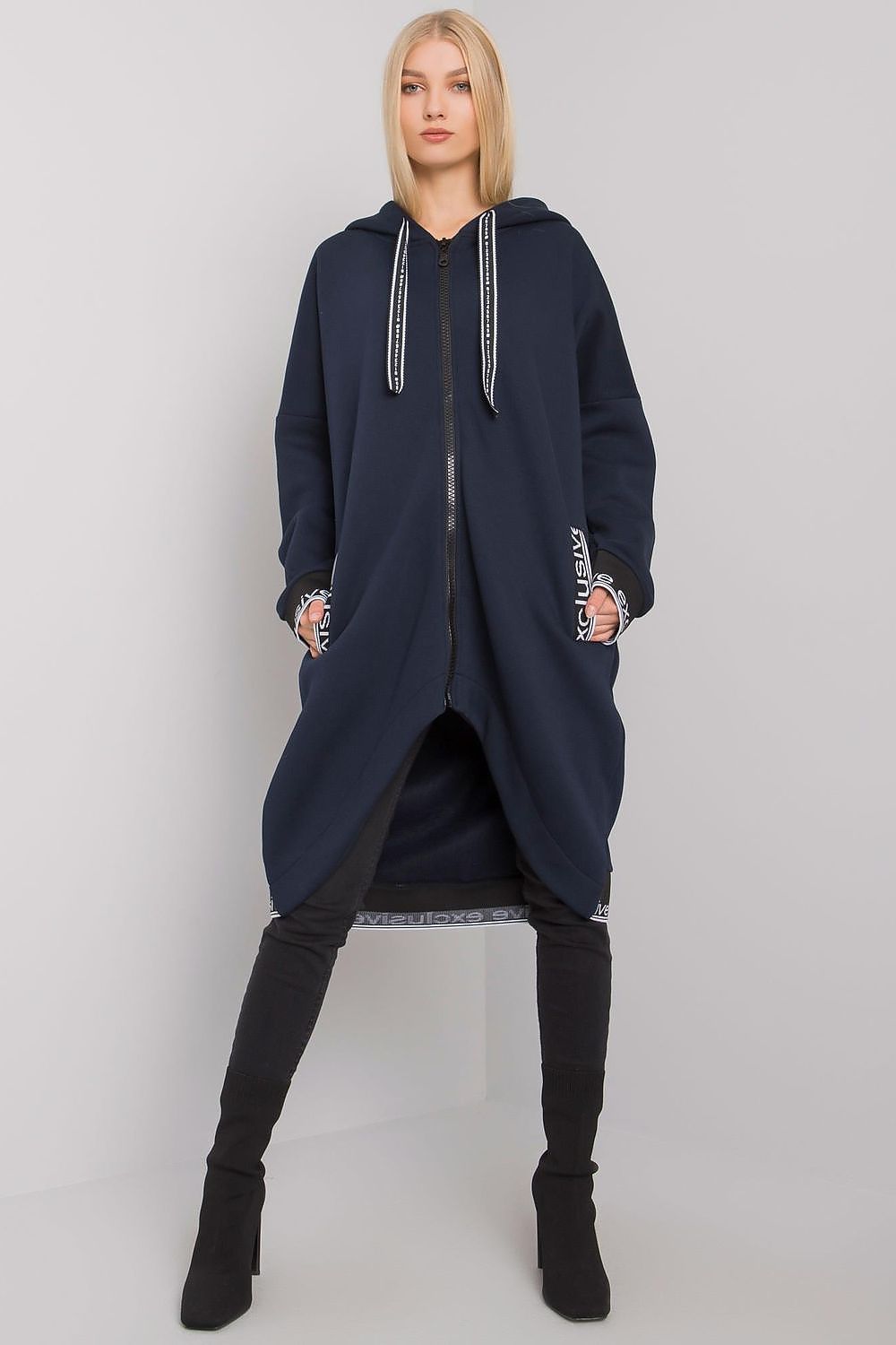 Oppdag vårt utvalg av stilfulle  Genser - Relevans til dame i ulike størrelser og kvalitetsmaterialer – perfekte til jobb; fritid og alle dager. Rask levering og gode priser hos MS Stylehaven. se mer!