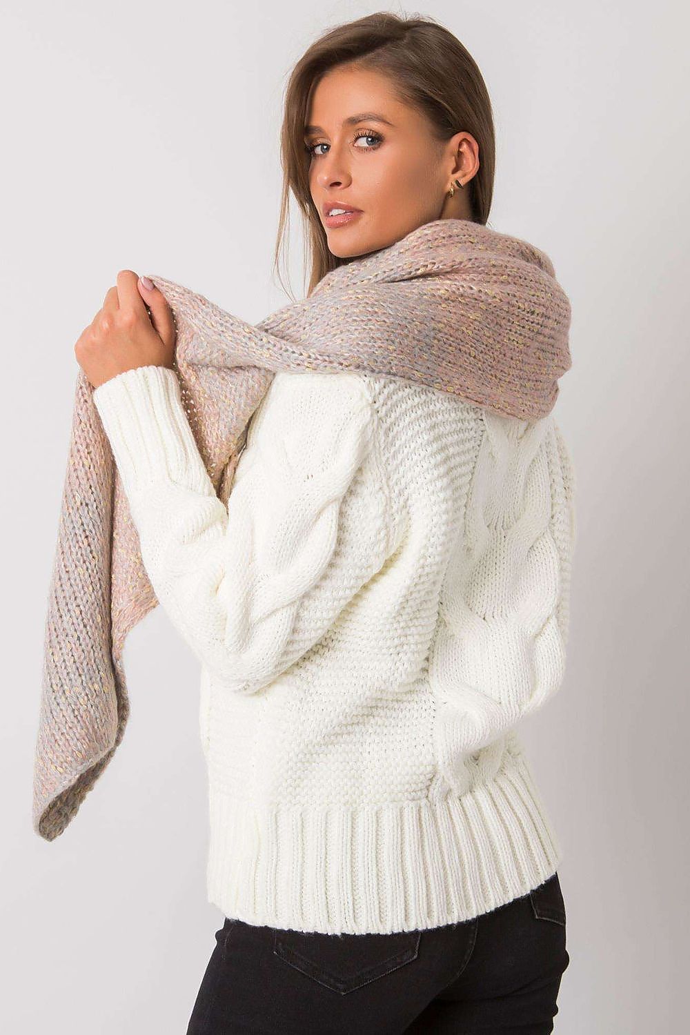 Oppdag vårt utvalg av stilfulle  Sjal - AT til dame i ulike størrelser og kvalitetsmaterialer – perfekte til jobb; fritid og alle dager. Rask levering og gode priser hos MS Stylehaven. se mer!