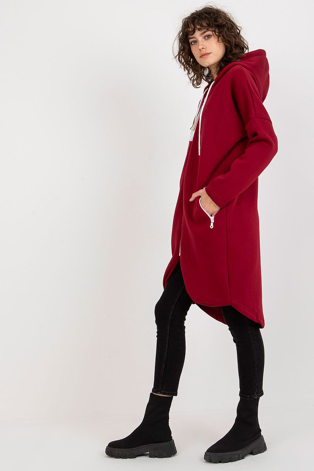 Oppdag vårt utvalg av stilfulle Rød 2 Genser - Relevans til dame i ulike størrelser og kvalitetsmaterialer – perfekte til jobb; fritid og alle dager. Rask levering og gode priser hos MS Stylehaven. se mer!