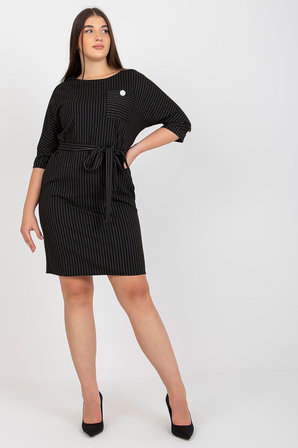Lakerta Plus size Pencil Dress - 3/4 ermer til dame fra MS StyleHaven, laget av Ull; polyester, farge Svart, størrelse 36, med 45720 ermer, midi; knee lengde, kjolestil pencil, perfekt til casual; dress