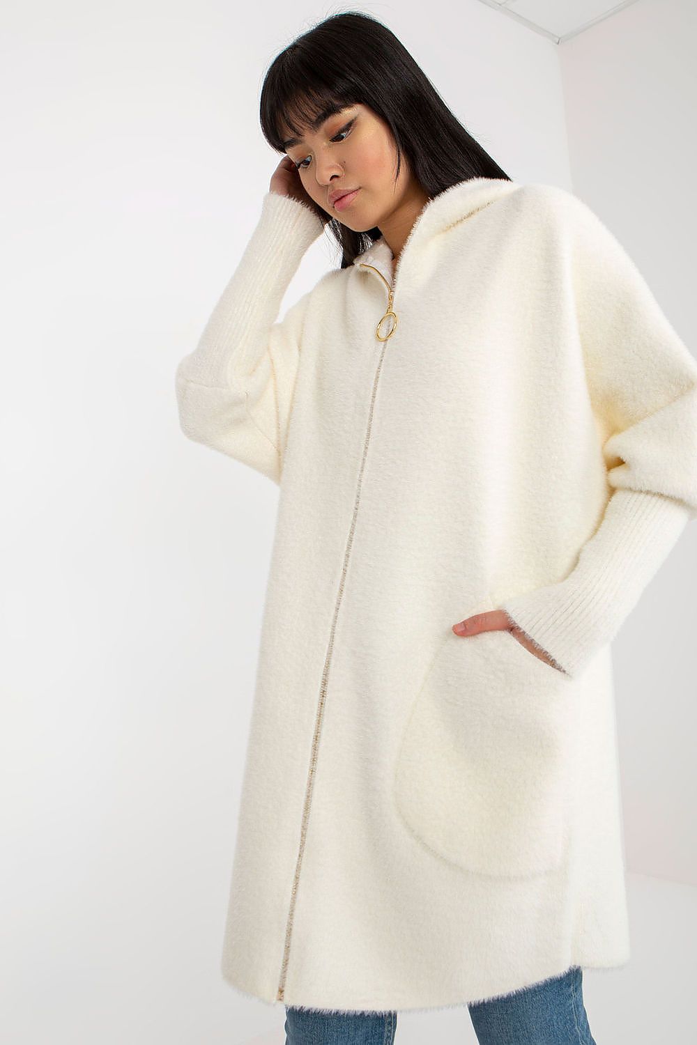 Oppdag vårt utvalg av stilfulle Beige Frakk MBM til dame i ulike størrelser og kvalitetsmaterialer – perfekte til jobb; fritid og alle dager. Rask levering og gode priser hos MS Stylehaven. se mer!