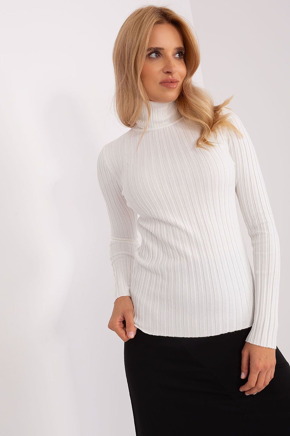 Turtleneck genser til dame fra MS StyleHaven, størrelse M/L, med long, bukselengde long, kjolelengde short; knee; mini; midi, kjolestil sweater; other