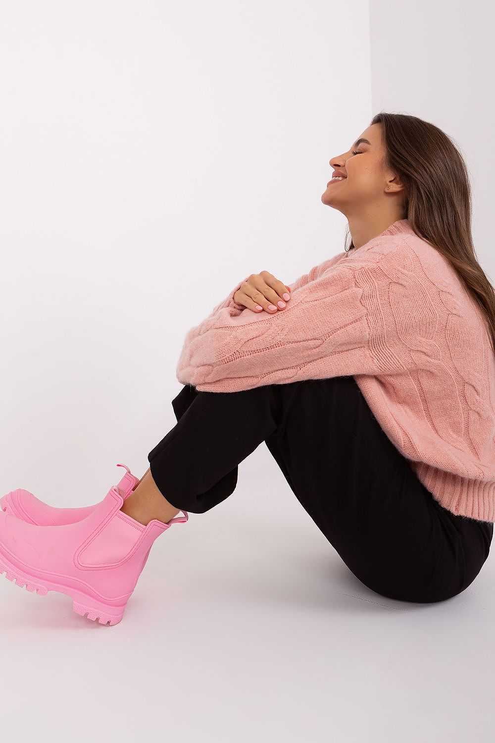 Oppdag vårt utvalg av stilfulle Blå Jumper - AT til dame i ulike størrelser og kvalitetsmaterialer – perfekte til jobb; fritid og alle dager. Rask levering og gode priser hos MS Stylehaven. se mer!