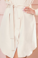 Limited Edition Beige og hvit rutete skjortekjole med svarte mansjetter – allsidig og stilig til dame fra MS StyleHaven, laget av polyester, farge beige, størrelse XL, med long ermer, perfekt til casual; dress