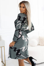 Olivenbeige trapes genserkjole til dame fra MS StyleHaven, laget av polyester, farge beige 3, størrelse 2XL/3XL, med long ermer, perfekt til casual; dress