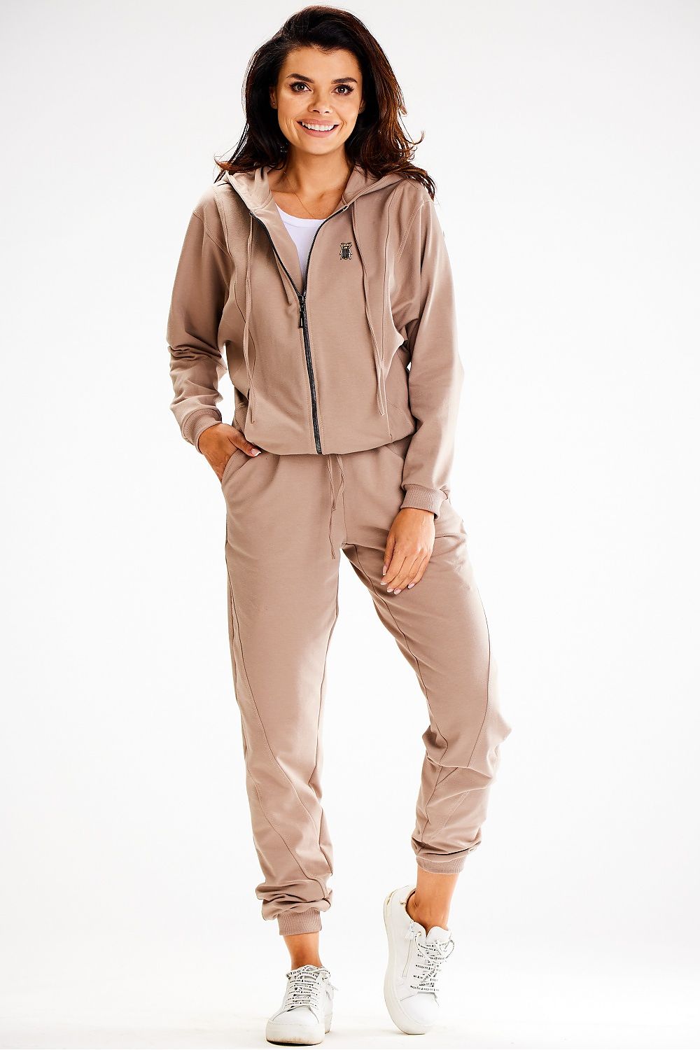 Oppdag vårt utvalg av stilfulle Beige Genser Awama til dame i ulike størrelser og kvalitetsmaterialer – perfekte til jobb; fritid og alle dager. Rask levering og gode priser hos MS Stylehaven. se mer!