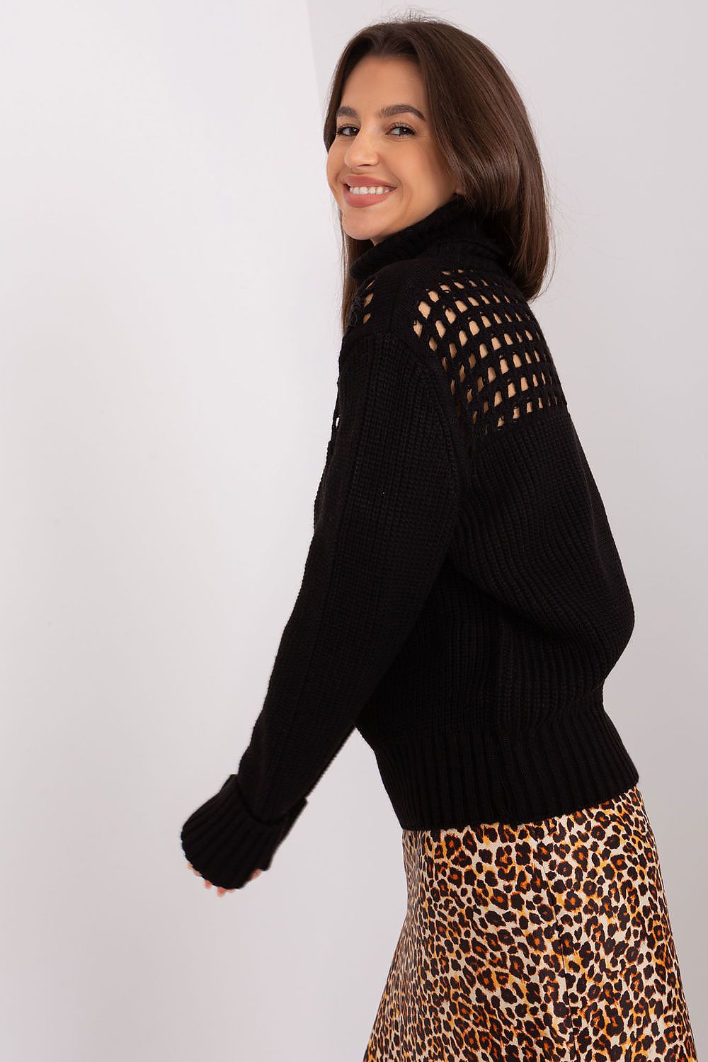 Oppdag vårt utvalg av stilfulle Beige Høyhalset hals fabrikkpris til dame i ulike størrelser og kvalitetsmaterialer - perfekte til jobb, fritid og alle dager. Rask levering og gode priser hos MS Stylehaven. se mer!