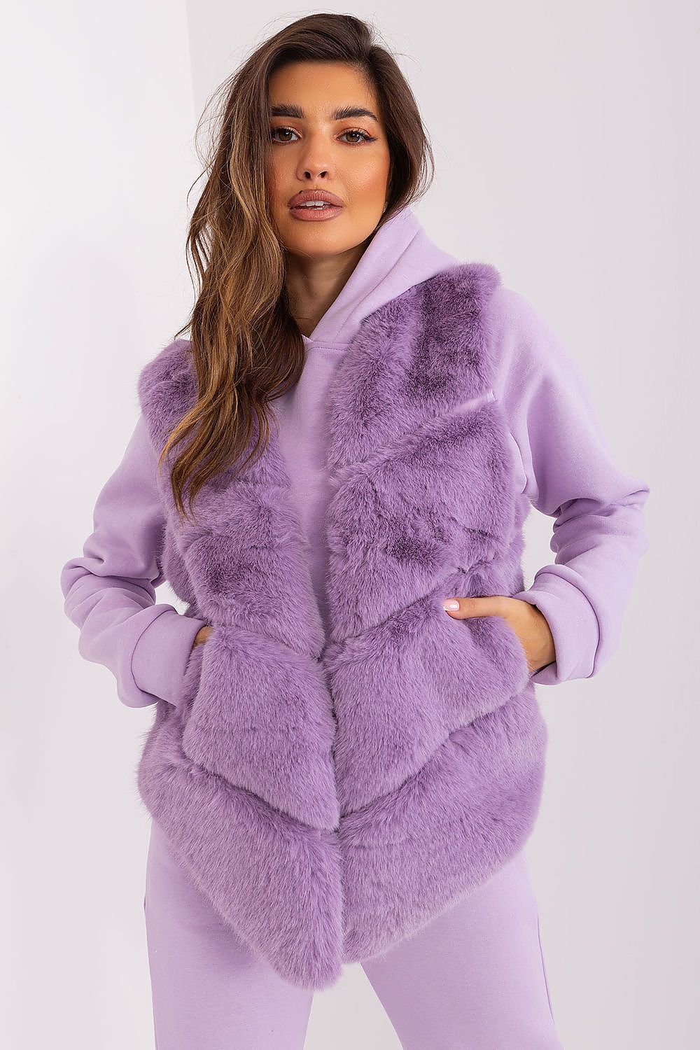 Oppdag vårt utvalg av stilfulle Grønn Vest - AT til dame i ulike størrelser og kvalitetsmaterialer – perfekte til jobb; fritid og alle dager. Rask levering og gode priser hos MS Stylehaven. se mer!