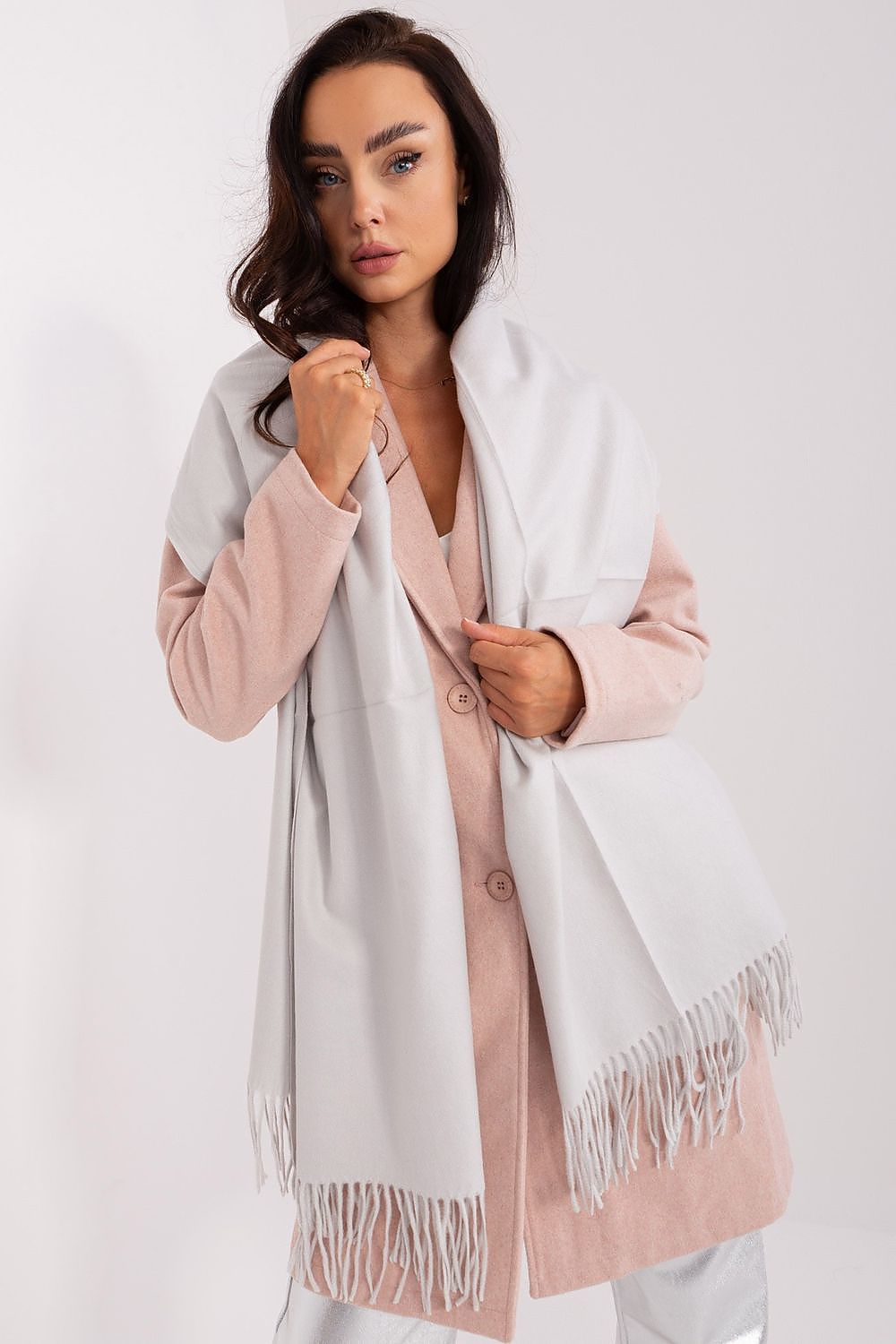 Oppdag vårt utvalg av stilfulle  Sjal AT til dame i ulike størrelser og kvalitetsmaterialer – perfekte til jobb, fritid og alle dager. Rask levering og gode priser hos MS Stylehaven. se mer!