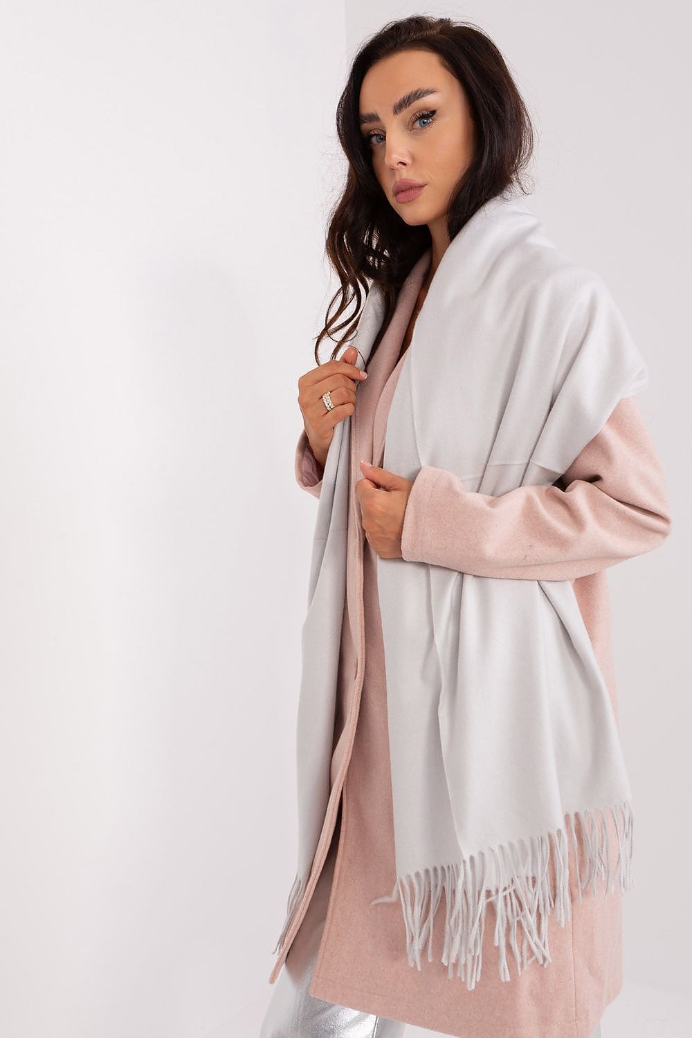 Oppdag vårt utvalg av stilfulle  Sjal AT til dame i ulike størrelser og kvalitetsmaterialer – perfekte til jobb, fritid og alle dager. Rask levering og gode priser hos MS Stylehaven. se mer!