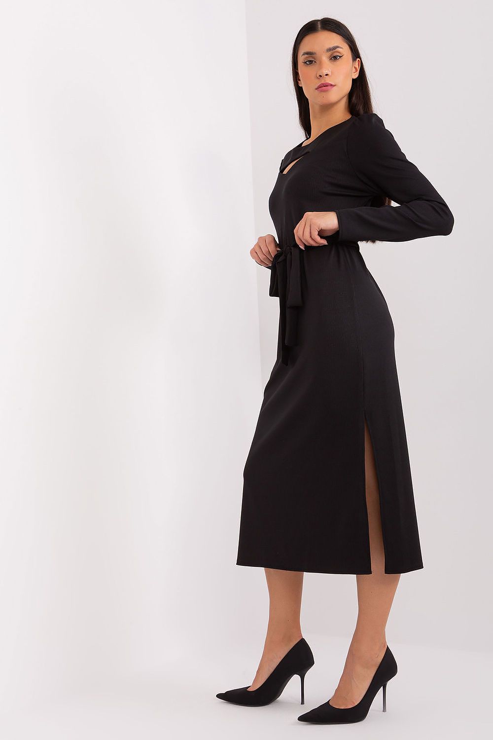 Elegant Lakerta Ribbed Midi-kjole til dame fra MS StyleHaven, laget av Bomull; polyester; Elastan, farge Fiolett, størrelse S/M, med long ermer, perfekt til casual; dress