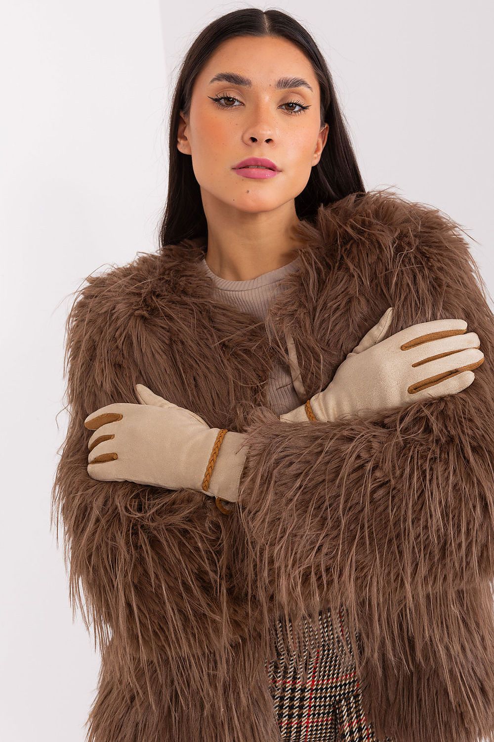 Oppdag vårt utvalg av stilfulle Beige Hansker AT til dame i ulike størrelser og kvalitetsmaterialer - perfekte til jobb, fritid og alle dager. Rask levering og gode priser hos MS Stylehaven. se mer!