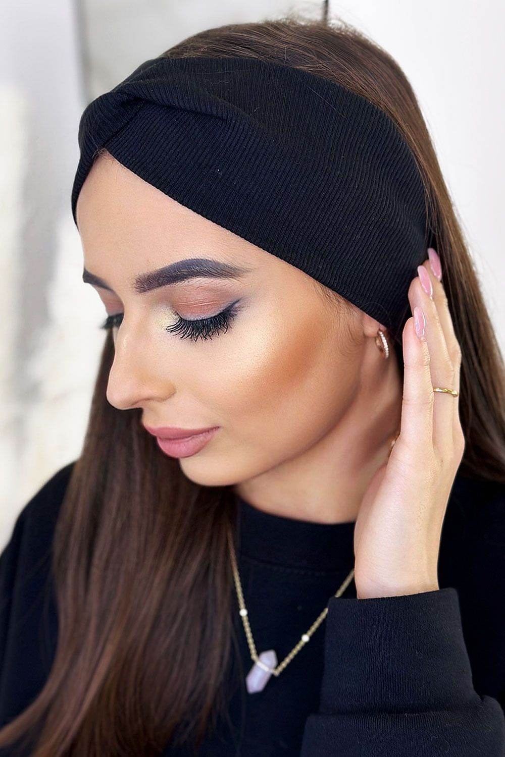 Oppdag vårt utvalg av stilfulle Svart Pannebånd IVON til dame i ulike størrelser og kvalitetsmaterialer - perfekte til jobb, fritid og alle dager. Rask levering og gode priser hos MS Stylehaven. se mer!