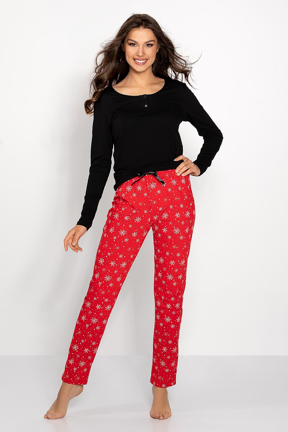 Pyjamas Momenti Per Me til dame fra MS StyleHaven, laget av Viskose; Elastan-1; Bomull, farge Rød, størrelse s, med long ermer, perfekt til casual; dress
