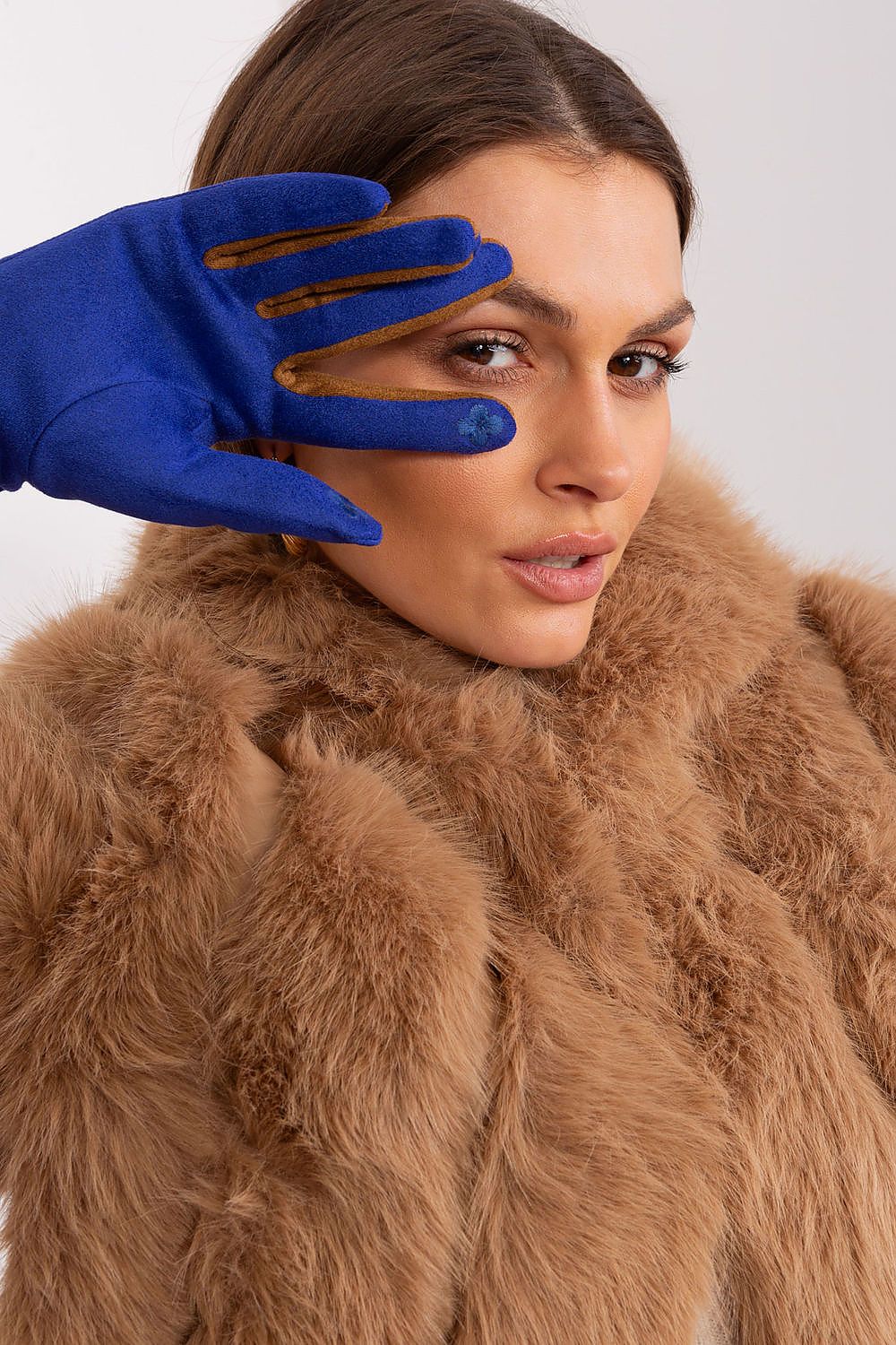 Oppdag vårt utvalg av stilfulle  Hansker AT til dame i ulike størrelser og kvalitetsmaterialer – perfekte til jobb, fritid og alle dager. Rask levering og gode priser hos MS Stylehaven. se mer!