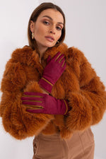 Oppdag vårt utvalg av stilfulle  Hansker AT til dame i ulike størrelser og kvalitetsmaterialer – perfekte til jobb, fritid og alle dager. Rask levering og gode priser hos MS Stylehaven. se mer!