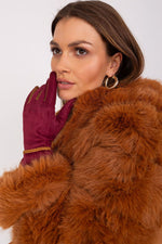 Oppdag vårt utvalg av stilfulle  Hansker AT til dame i ulike størrelser og kvalitetsmaterialer – perfekte til jobb, fritid og alle dager. Rask levering og gode priser hos MS Stylehaven. se mer!