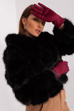 Oppdag vårt utvalg av stilfulle  Hansker AT til dame i ulike størrelser og kvalitetsmaterialer – perfekte til jobb, fritid og alle dager. Rask levering og gode priser hos MS Stylehaven. se mer!