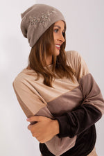 Oppdag vårt utvalg av stilfulle  Cap- AT til dame i ulike størrelser og kvalitetsmaterialer – perfekte til jobb; fritid og alle dager. Rask levering og gode priser hos MS Stylehaven. se mer!