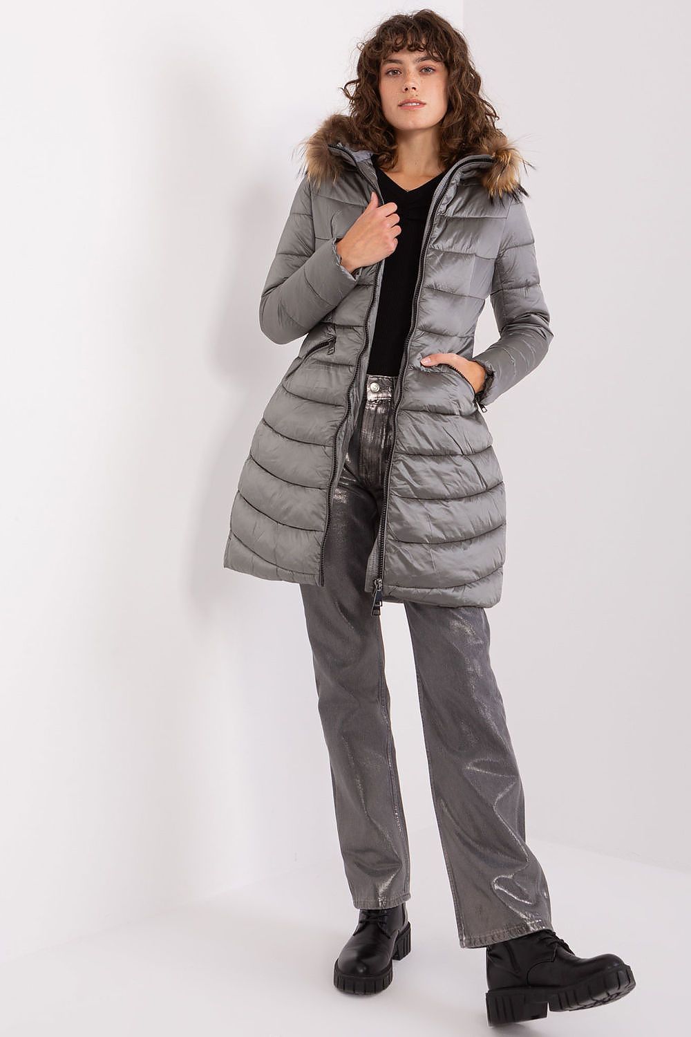  Jacket model 190267 Trendy. ING 