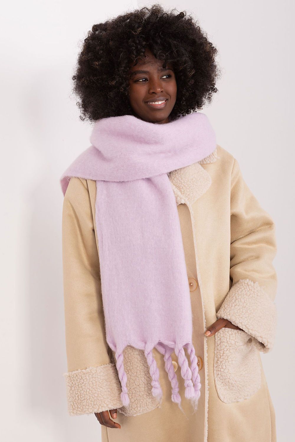 Oppdag vårt utvalg av stilfulle  Sjal - AT til dame i ulike størrelser og kvalitetsmaterialer – perfekte til jobb; fritid og alle dager. Rask levering og gode priser hos MS Stylehaven. se mer!