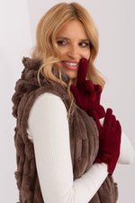 Oppdag vårt utvalg av stilfulle Marineblå Hansker - AT til dame i ulike størrelser og kvalitetsmaterialer – perfekte til jobb; fritid og alle dager. Rask levering og gode priser hos MS Stylehaven. se mer!