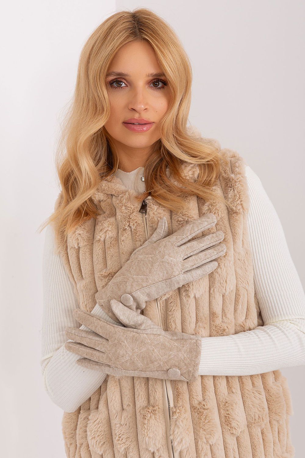 Oppdag vårt utvalg av stilfulle Rosa Hansker - AT til dame i ulike størrelser og kvalitetsmaterialer – perfekte til jobb; fritid og alle dager. Rask levering og gode priser hos MS Stylehaven. se mer!